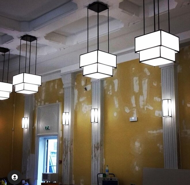 Cippe en applique murale ©Raphael Armand