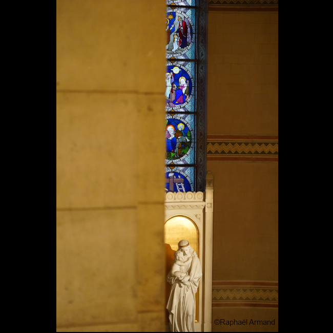 Eglise Notre Dame d'Auteuil : Eclairage de la St Vierge